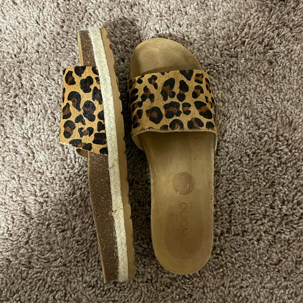 Cheetah print shoes